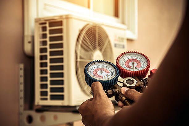 Professional Hvac technician working in Deerfield, WI